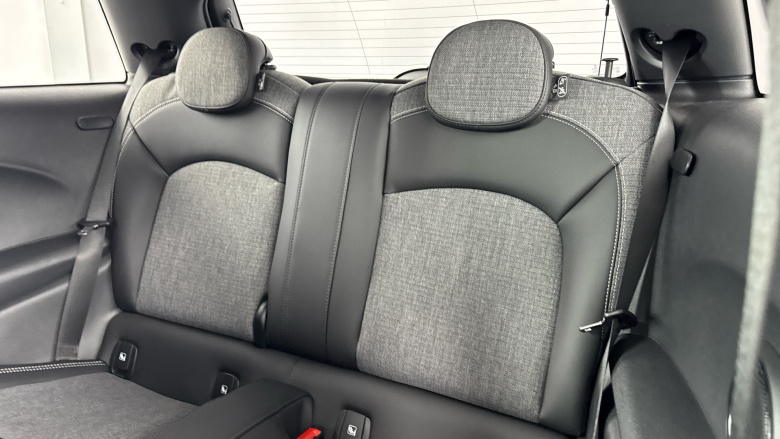 MINI Hatchback 135kW Cooper S Level 2 33kWh 3dr Auto Electric Hatchback